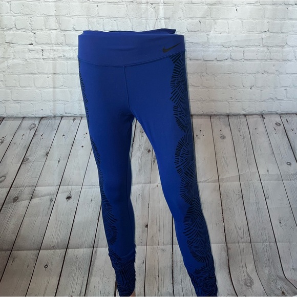 Nike Pants - Nike Dri Fit Dark blue & black floral leggings size S
